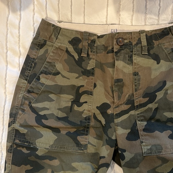 Army print Gap pants size 00 girlfriend cut - Picture 3 of 6